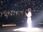 Video: Dievčatko, ktoré v kryte spievalo hit z Frozen, vystúpilo na charitatívnom koncerte
