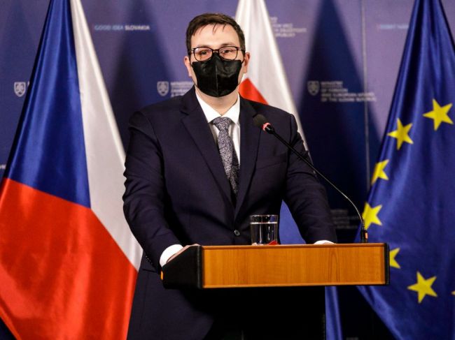 Lipavský: Nemôžeme pomáhať Ukrajine a zároveň dávať Putinovi miliardy na vojnu