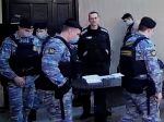 Navaľného odsúdili za podvod a pohŕdanie súdom