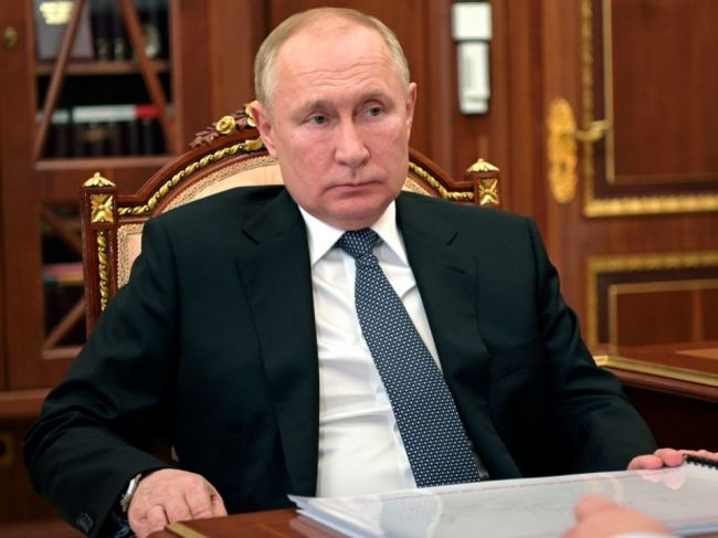 Scholz varoval Putina pred nasadením chemických a biologických zbraní