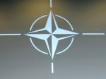 NATO od Číny žiada, aby nepodporovala ruskú inváziu na Ukrajinu
