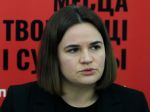 Cichanovská vyzvala bieloruských vojakov, aby nezaútočili na Ukrajinu