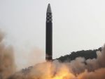 Spojené štáty v reakcii na nový test rakety oznámili nové sankcie voči KĽDR a Rusku