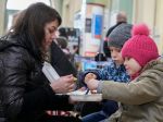 Počet utečencov prichádzajúcich z Ukrajiny do Poľska začal klesať