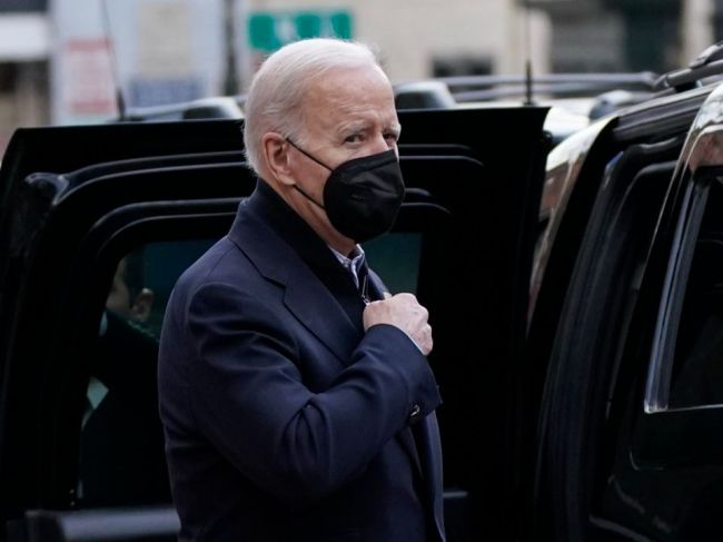 Biden povedal, že nevyzýval na zmenu režimu v Rusku