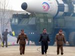Kim Čong-un: Severná Kórea bude naďalej vyvíjať "silné úderné prostriedky"