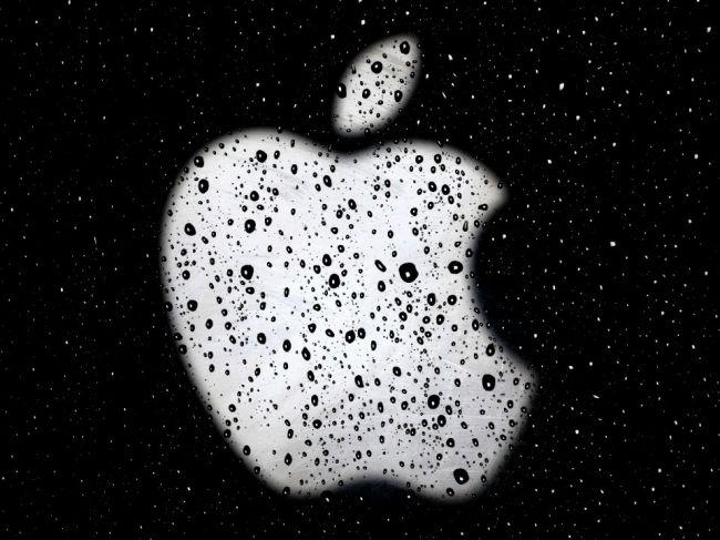 Apple zníži výrobu iPhonov a AirPodov