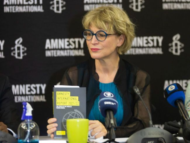 Amnesty: Politici a korporácie nesplnili sľuby o spravodlivej obnove po pandémii
