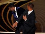 Will Smith sa komikovi ospravedlnil za facku na Oscaroch, Akadémia ju prešetruje