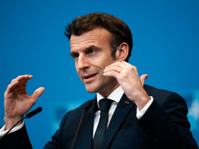 Putin Macronovi povedal, že nacionalisti v Mariupole musia zložiť zbrane