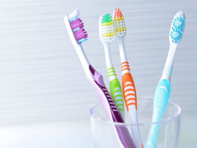 Na čo slúžia farebné štetiny na zubnej kefke? Nie sú len na ozdobu, takýto je ich účel