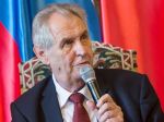 Zeman: Rusi sú blázni, Ukrajine a utečencom treba pomôcť