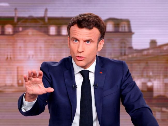 Macron nenazval zabíjanie na Ukrajine genocídou, Zelenského reakcia prišla okamžite