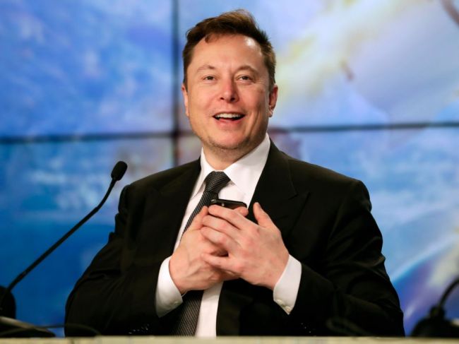 Elon Musk ponúka za Twitter 43 miliárd dolárov v hotovosti