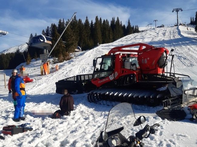Skialpinista zachytil napnuté lano z ratraku na Chopku, zarezalo mu do krku