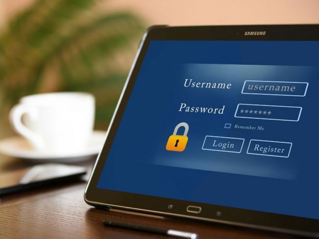 Bezpečnosť na internete zvyšujú silné heslo, antivírus a aktualizácie