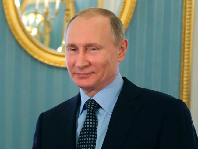 Putin vyznamenal brigádu, ktorú Ukrajina obvinila z vojnových zločinov