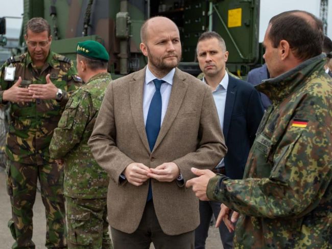 Naď: Na Sliači aktuálne pôsobí 144 nemeckých a 126 holandských vojakov