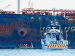 Aktivisti Greenpeace sa pokúsili zablokovať tanker prevážajúci ruskú ropu