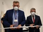 Lengvarský otvoril v nemocnici v Trnave vakcinačné centrum a kardiológiu