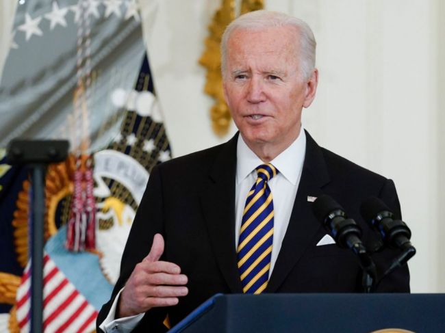 Biden navrhuje použiť zhabaný majetok ruských oligarchov na odškodnenie Ukrajiny