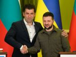 Zelenskyj s bulharským premiérom Petkovom rokoval o energetike a obrane