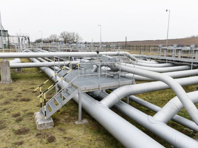 EÚ sa prikláňa k zákazu dovozu ruskej ropy do konca roka