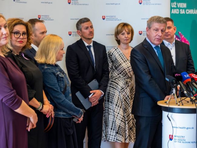 Lengvarský vyzval rodičov, aby dali deti zaočkovať vakcínou proti HPV