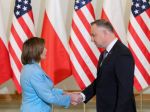 Pelosiová hovorila s Dudom o pomoci Ukrajine