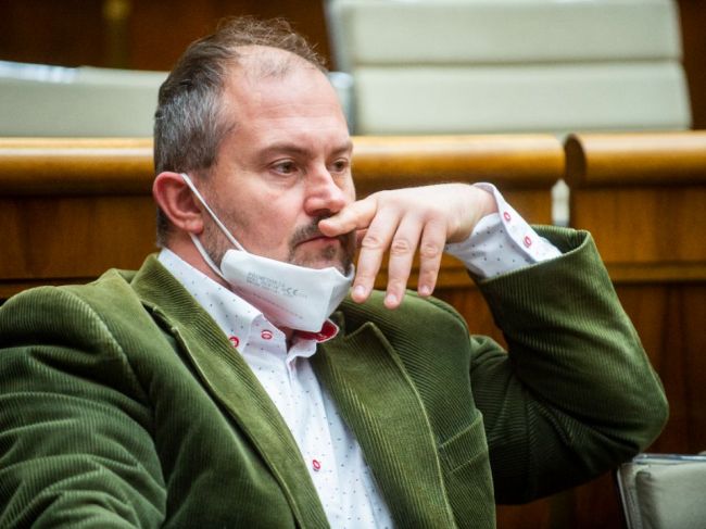 Snem potvrdil Mariana Kotlebu vo funkcii šéfa ĽSNS