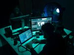 CIA Rusov nespokojných s inváziou vyzýva, aby komunikovali cez temný web