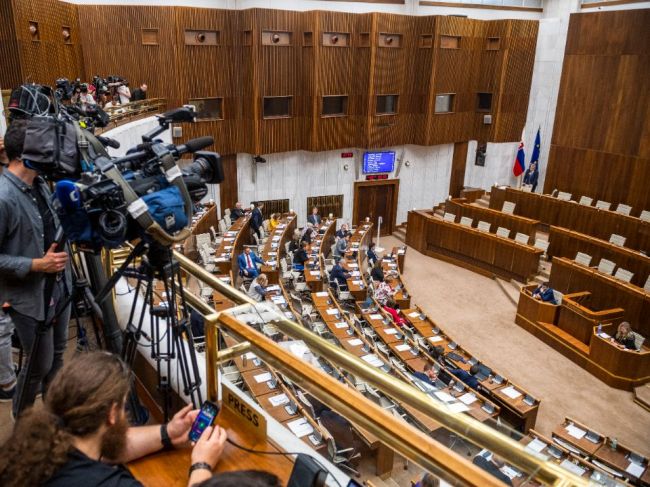 Kollár: Hlasovať o súhlase s vydaním Fica do väzby sa má v stredu podvečer