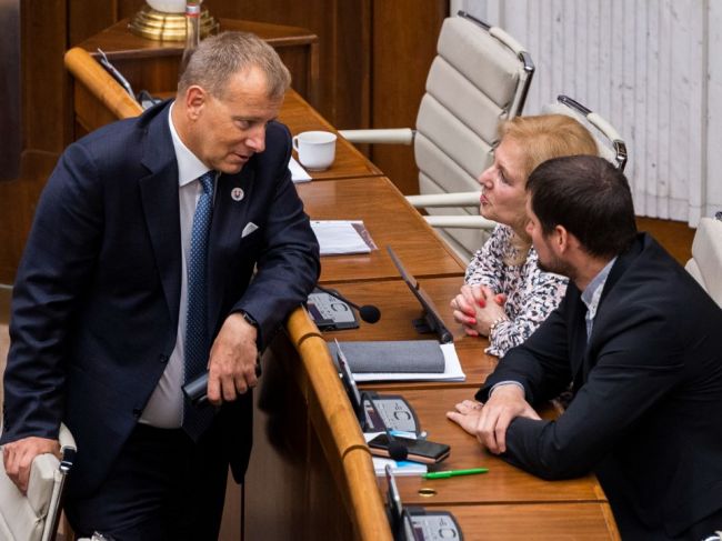 Diskusia k žiadosti o súhlas s vydaním Roberta Fica do väzby sa skončila
