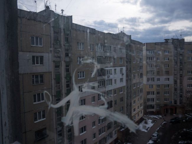 Z Ľvova hlásili niekoľko výbuchov, ľudia majú ísť do krytov