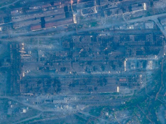 Rusko oznámilo prímerie v Azovstali, vytvorí humanitárny koridor