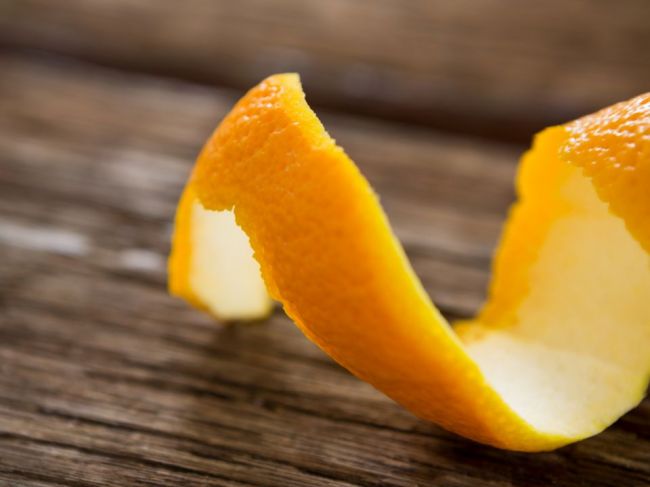Ako využiť šupky z citrusov v záhrade: 5 spôsobov, ako vám pomôžu so slimákmi aj sadením