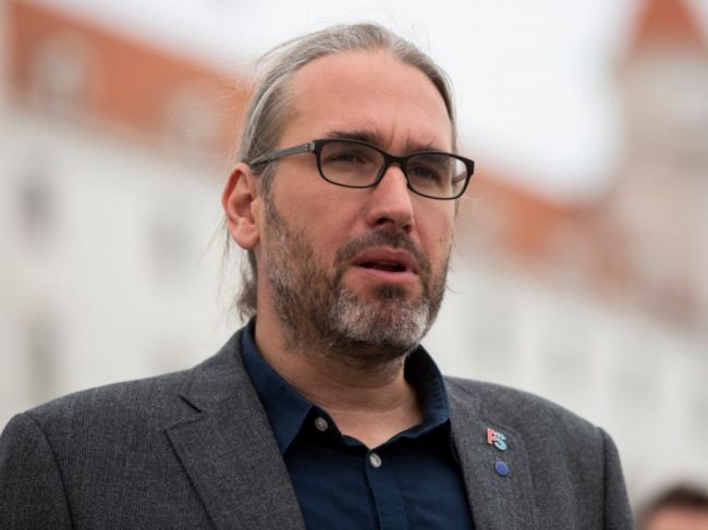 Europarlament schválil správu Hojsíka o prísnejšej regulácii toxických látok v odpade