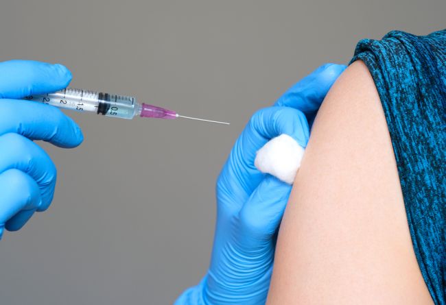 Povinné očkovanie sa týka aj dospelých. Toto musíte absolvovať každých 15 rokov