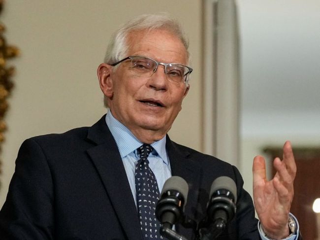 Borrell: EÚ by mala zabaviť ruské devízové rezervy na obnovu Ukrajiny