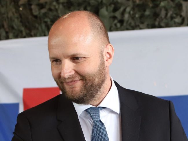 Ukrajina dostane od Slovenska pomoc, ktorú bude vedieť poskytnúť, zhodli sa Naď a Korčok