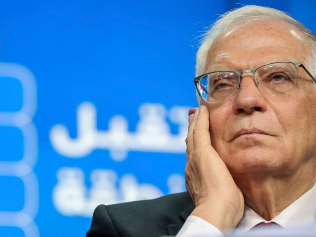 Borrell: Rusi hodinu pred inváziou na Ukrajinu kyberneticky napadli sieť Viasat