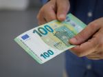 Vláda schválila 100-eurové príspevky pre tieto skupiny osôb