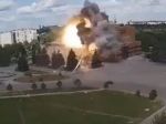 Video: Ruská raketa zasiahla dom kultúry v Charkovskej oblasti