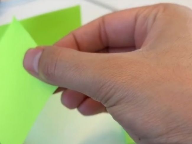 Video: Toto je správny spôsob, ako používať samolepiace bločky