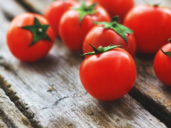 Britskí vedci použili úpravu génov na zvýšenie vitamínu D v paradajkách