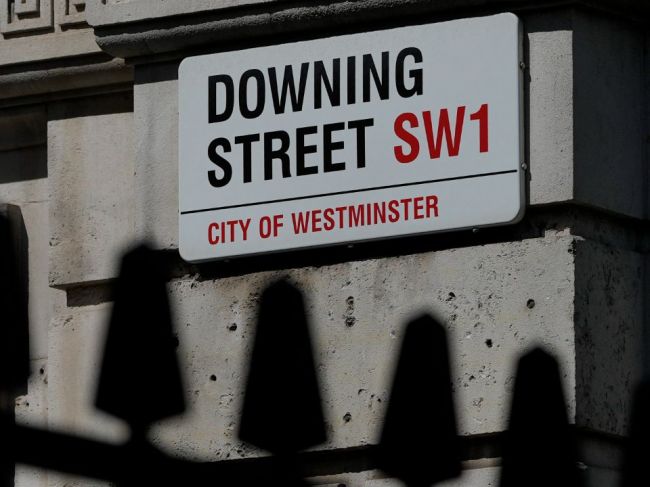 Boris Johnson na seba prevzal zodpovednosť za kauzu partygate