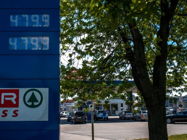 V Maďarsku kradnú evidenčné čísla, aby mohli cudzinci tankovať lacnejšie