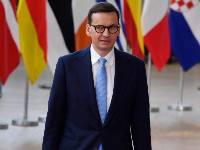 Poľský premiér označil embargo na ruskú ropu za triumf solidarity a jednoty EÚ