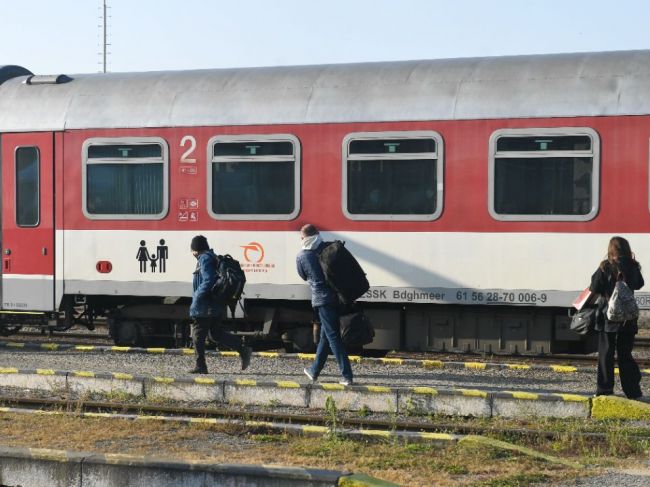 Hrozí rušenie tretiny vlakov, Koreň tvrdí, že momentálne nie je iná alternatíva