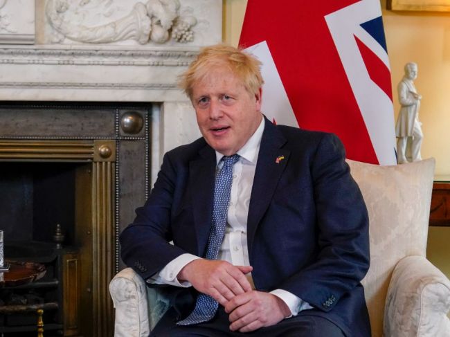 Johnson sľubuje zníženie daní a nový plán hospodárskeho rastu